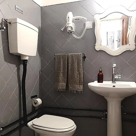 Homestay Kintsugi Center Lagos